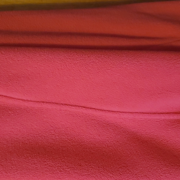 Lands' End half zip fleese pullover.  Like new.  Size large.  Rose. - Picture 2 of 6